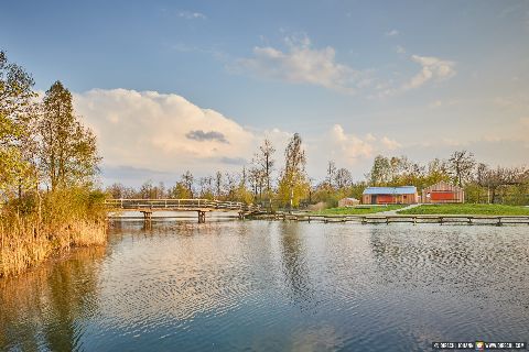 Gemeinde Marktl Landkreis Altötting Marktler Badesee See Landschaft Brücke (Dirschl Johann) Deutschland AÖ